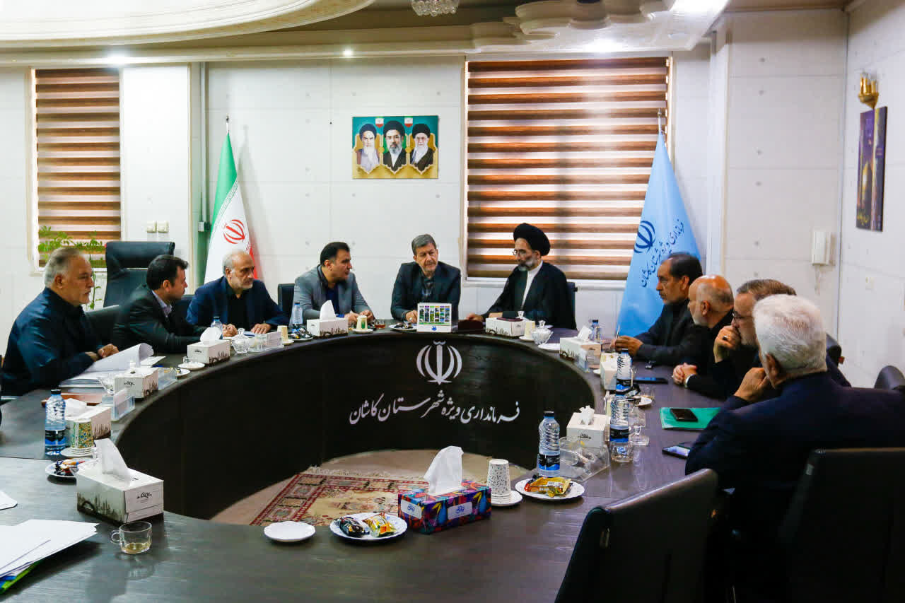 پیش بینی تدابیرهای لازم برای شرکت کنندگان در مراسم تشییع رهبر شهید /تشکیل ۱۳ کارگروه تخصصی برای مدیریت مراسم تشییع و بزرگداشت رهبرشهیددراستان اصفهان