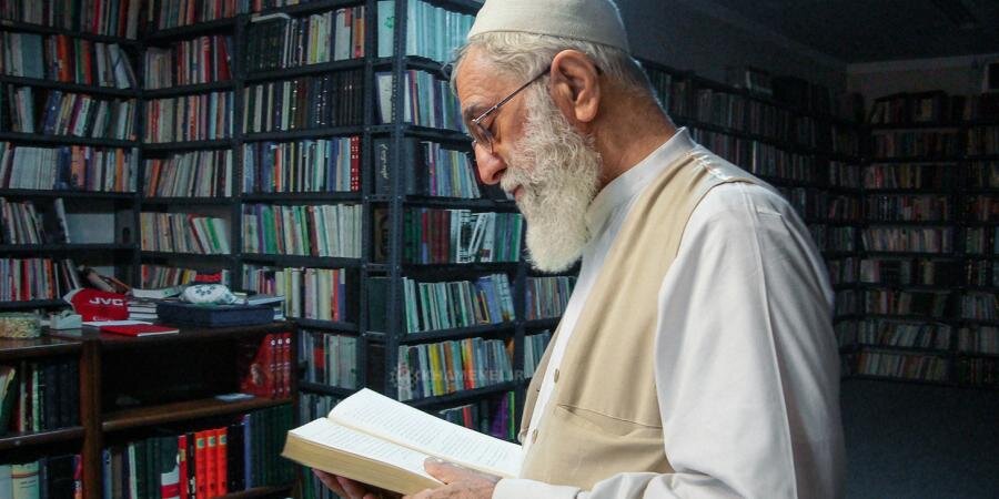 Martyr Imam Khamenei's selected statements on art and poetry