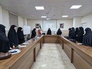 Gülüstan əyalətinin “Qadın və müqavimət” elmi qrupunun ilk ixtisaslaşmış iclası keçirilib / Yeni İslam sivilizasiyası səviyyəsində qadınların fəal və transformativ fəaliyyət modeli müzakirə olunub