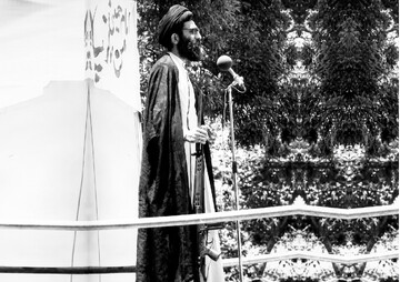 خطیبی که شب عاشورا از تاریخ انقلاب فرانسه گفت/ وقتی آیت‌الله خامنه‌ای سقوط پهلوی را پیش‌بینی کرد