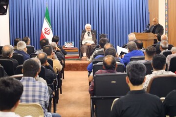 تصاویر/ نشست جمعی رانندگان با نماینده ولی فقیه در مازندران