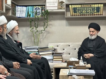 دیدار تولیت آستان مقدس حضرت عباس (علیه‌السلام) با آیت‌الله فقیهی