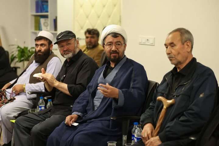 تصاویر / دیدار اتباع و مهاجرین شیعه و سنی مقیم استان با امام جمعه قزوین