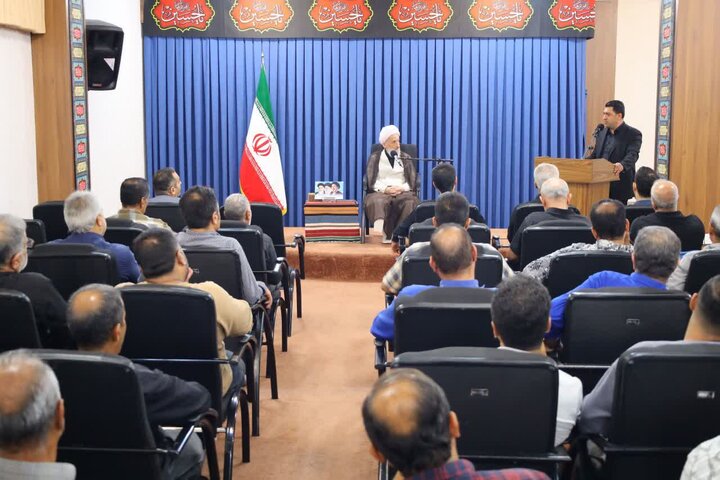 نشست رانندگان با نماینده ولی فقیه در مازندران