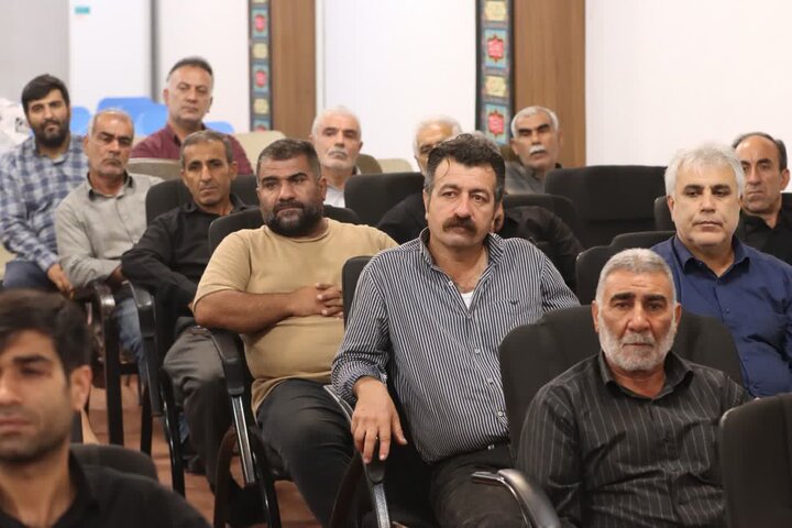 نشست رانندگان با نماینده ولی فقیه در مازندران