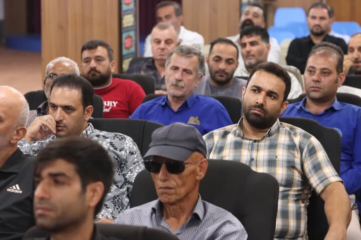 نشست رانندگان با نماینده ولی فقیه در مازندران