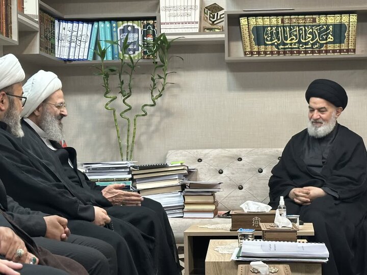 دیدار تولیت آستان مقدس حضرت عباس (علیه‌السلام) با آیت‌الله فقیهی