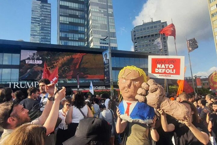 Maandamano ya Wakati Mmoja Istanbul na Izmir Dhidi ya Mkutano wa NATO; Waandamanaji: Uturuki Ijitoe NATO