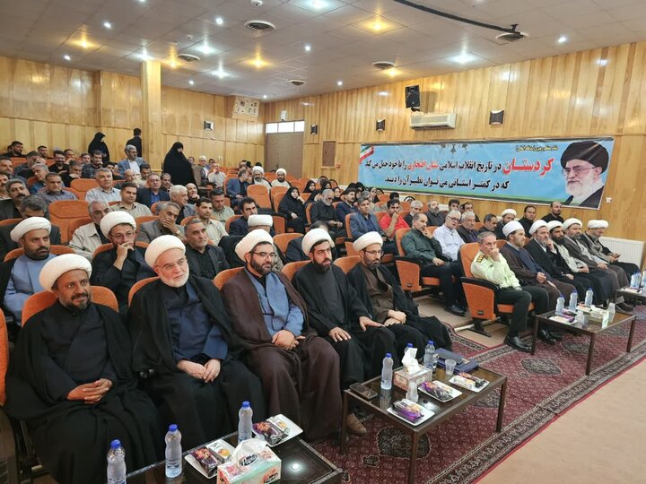تصاویر/برگزاری مراسم تکریم و معارفه امام جمعه شهرستان قروه