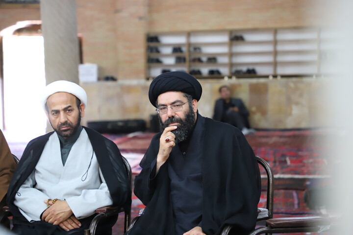 تصاویر گردهمایی علمای اهل سنت و تشیع و بررسی ابعاد شخصیت تقریبی قائد شهید امت