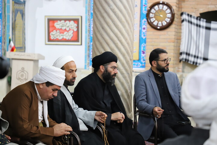تصاویر گردهمایی علمای اهل سنت و تشیع و بررسی ابعاد شخصیت تقریبی قائد شهید امت