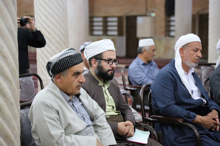 تصاویر گردهمایی علمای اهل سنت و تشیع و بررسی ابعاد شخصیت تقریبی قائد شهید امت