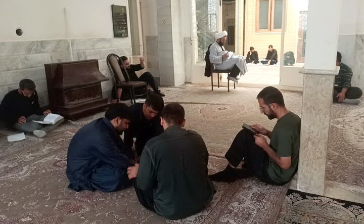 تصاویر/ آزمون شفاهی طلاب مدارس علمیه منطقه کاشان