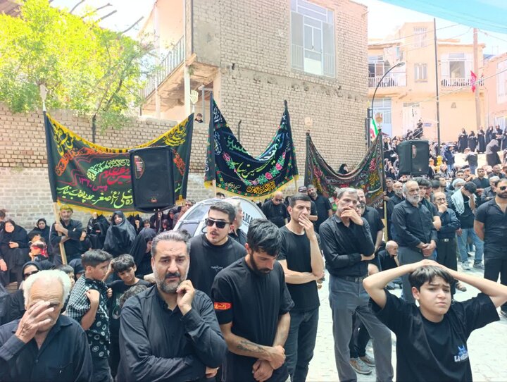 تصاویر/آیین سنتی مذهبی نخل‌گردانی در روز شش امام حسین(ع) در نیاسر