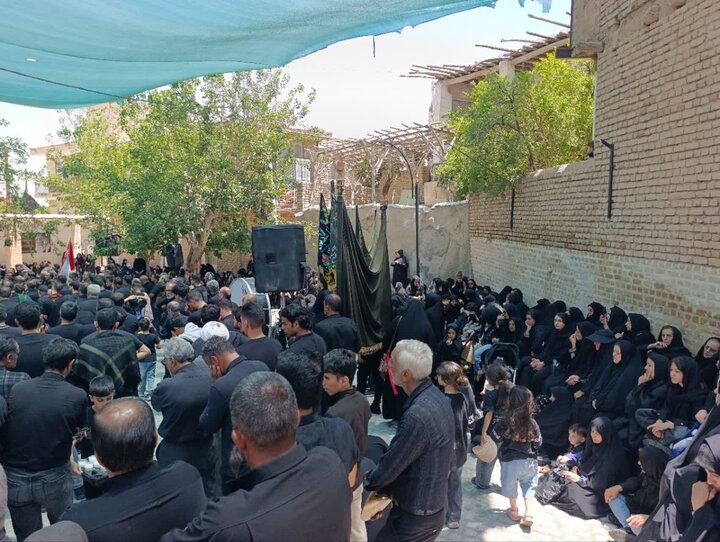 تصاویر/آیین سنتی مذهبی نخل‌گردانی در روز شش امام حسین(ع) در نیاسر