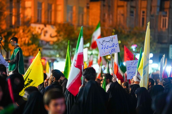 تصاویر/ تجمع باشکوه مردم نیروگاه قم در چله سوم شهادت قائد امت و شهدای جنگ رمضان