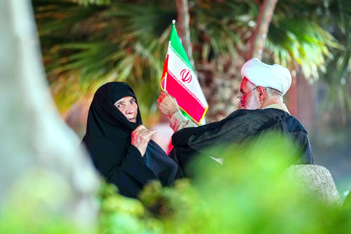 تصاویر/ تجمع باشکوه مردم نیروگاه قم در چله سوم شهادت قائد امت و شهدای جنگ رمضان