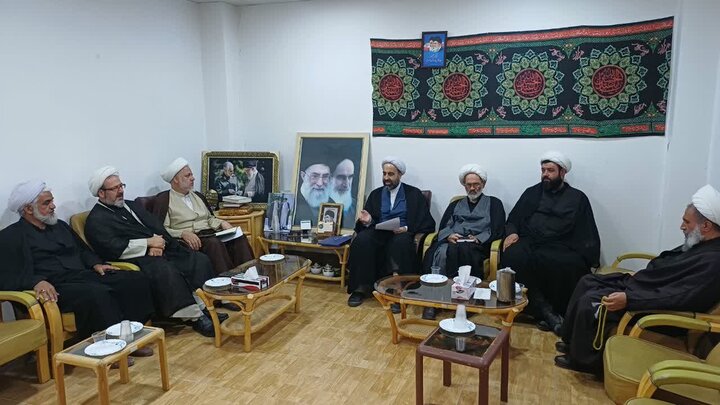 تصاویر/برگزاری جلسه ائمه جمعه شهرستان‌های ساوه و زرندیه