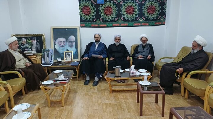 تصاویر/برگزاری جلسه ائمه جمعه شهرستان‌های ساوه و زرندیه