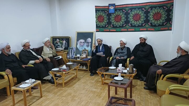 تصاویر/برگزاری جلسه ائمه جمعه شهرستان‌های ساوه و زرندیه