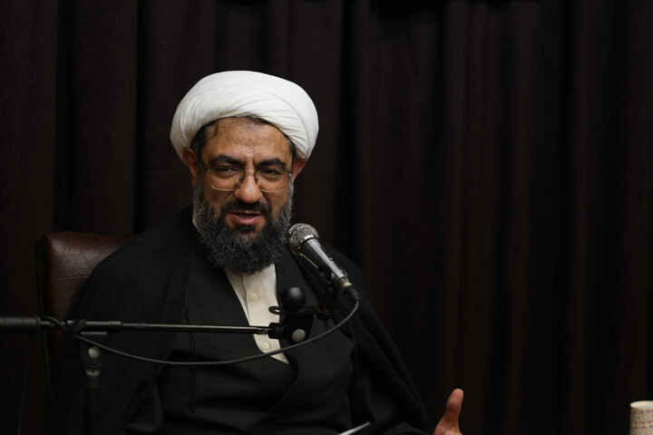 تصاویر / دیدار جمعی از فعالان فرهنگی و مطالبه‌گران با نماینده ولی فقیه در استان همدان
