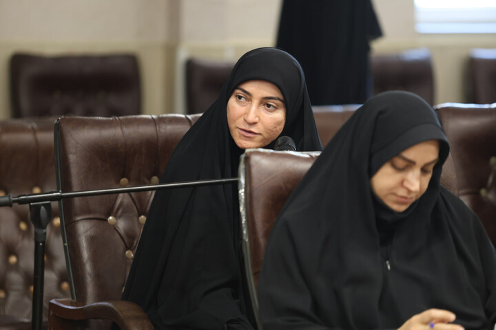 تصاویر / دیدار جمعی از فعالان فرهنگی و مطالبه‌گران با نماینده ولی فقیه در استان همدان
