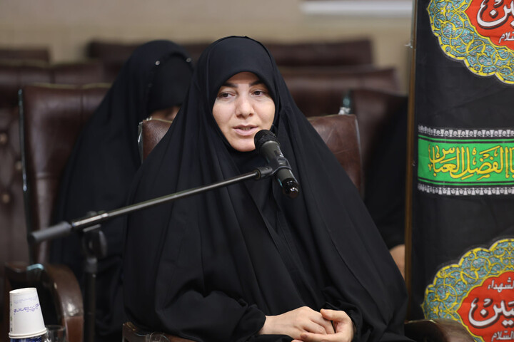 تصاویر / دیدار جمعی از فعالان فرهنگی و مطالبه‌گران با نماینده ولی فقیه در استان همدان
