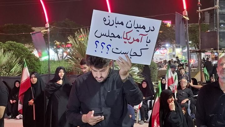تصاویر / صد و بیست وسومین شب حضور مردم عاشورایی کاشان درمیدان امام خامنه ای (ره)