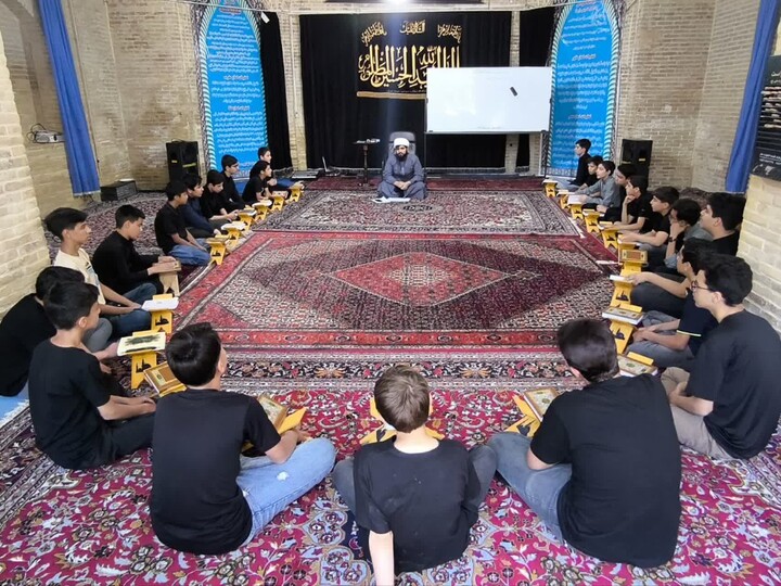 تصاویر / اردوی نخبگانی حفظ قرآن کریم در تویسرکان