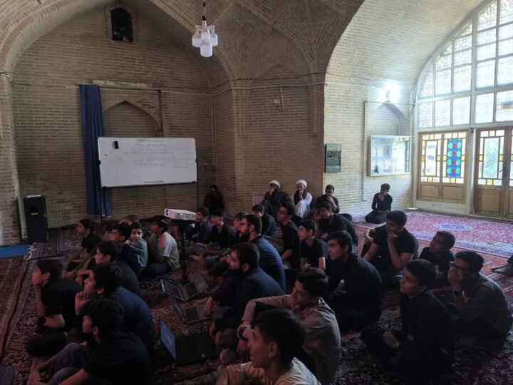 تصاویر / اردوی نخبگانی حفظ قرآن کریم در تویسرکان