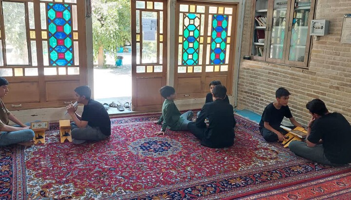 تصاویر / اردوی نخبگانی حفظ قرآن کریم در تویسرکان