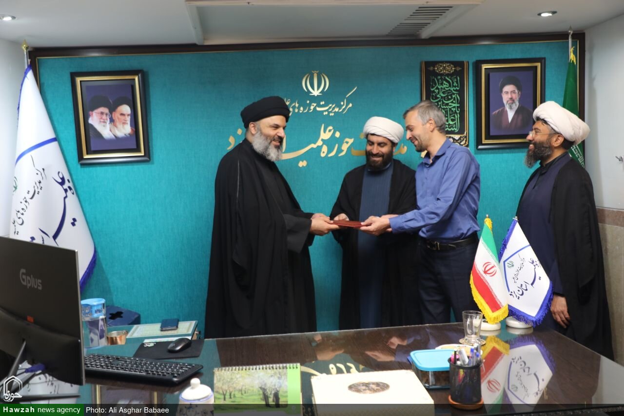حجت‌الاسلام کرمی مسئول دفتر موقوفات و منابع پایدار حوزه علمیه استان یزد شد+ تصاویر