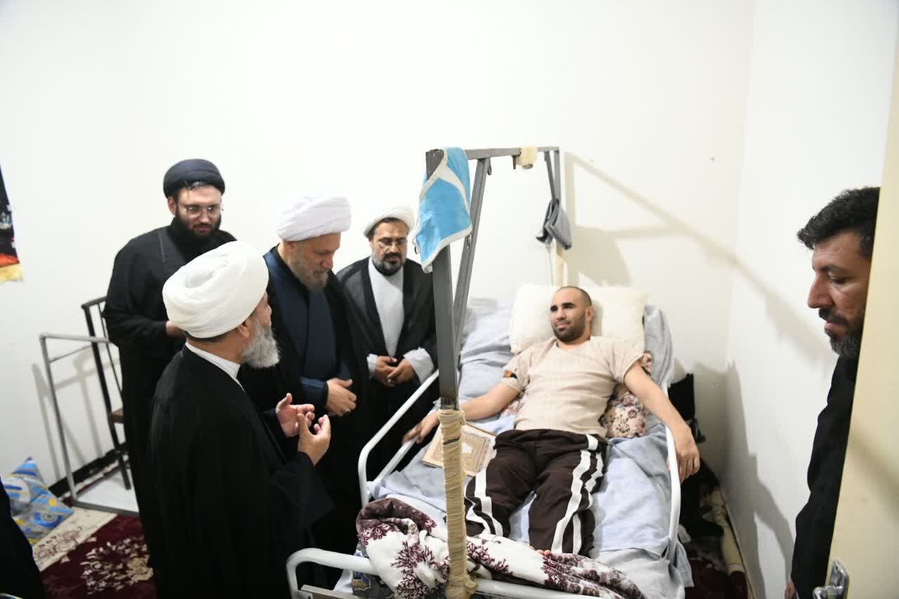 تجلیل از ایثار یک مبلغ تا پای جان/ عیادت و قدردانی از روحانی سانحه‌دیده دارابی+ تصاویر