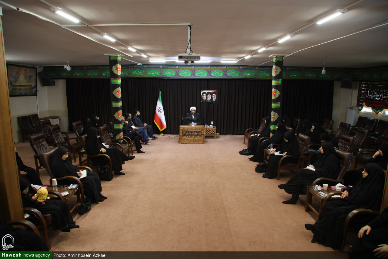تصاویر / دیدار جمعی از فعالان فرهنگی و مطالبه‌گران با نماینده ولی فقیه در استان همدان