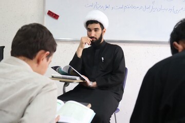 تصاویر/ دوره آموزشی و پژوهشی طلاب مدرسه علمیه امام خامنه ای ارومیه