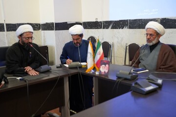 تصاویر/ برگزاری محفل شعر «بعثت خون» با حضور شاعران حوزوی در کرمانشاه