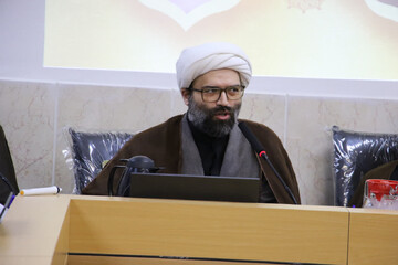 اصلاح نظام آموزشی حوزه علمیه اصفهان با هدف تربیت طلاب کارآمد و کاهش دوره تحصیل
