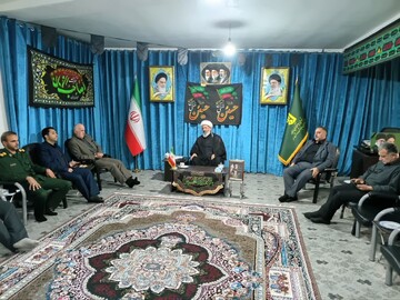 تصاویر/ برگزاری جلسه ویژه تشییع امام شهید (ره) در دفتر امام‌جمعه دابودشت