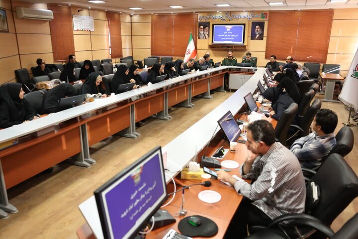 تصاویر / نشست خبری فرمانده سپاه همدان درباره برنامه‌های تشییع رهبر شهید انقلاب