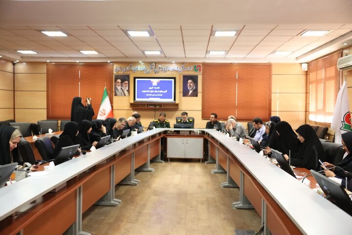 تصاویر / نشست خبری فرمانده سپاه همدان درباره برنامه‌های تشییع رهبر شهید انقلاب