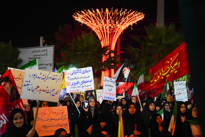 تصاویر/ تجمع باشکوه مردم نیروگاه قم در چله سوم شهادت قائد امت و شهدای جنگ رمضان