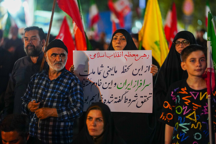 تصاویر/ تجمع باشکوه مردم نیروگاه قم در چله سوم شهادت قائد امت و شهدای جنگ رمضان