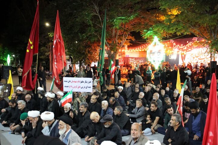 تصاویر/ حضور شبانه مردم بیجار در حمایت از انقلاب و رهبری
