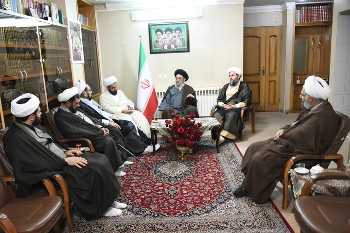 دشمن با جنگ روانی و تبلیغات، قصد جدایی مردم از نظام را دارد