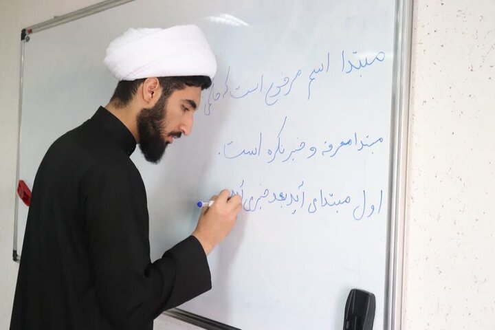 تصاویر/ دوره آموزشی و پژوهشی طلاب مدرسه علمیه امام خامنه ای ارومیه