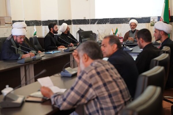 تصاویر/ برگزاری محفل شعر «بعثت خون» با حضور شاعران حوزوی در کرمانشاه