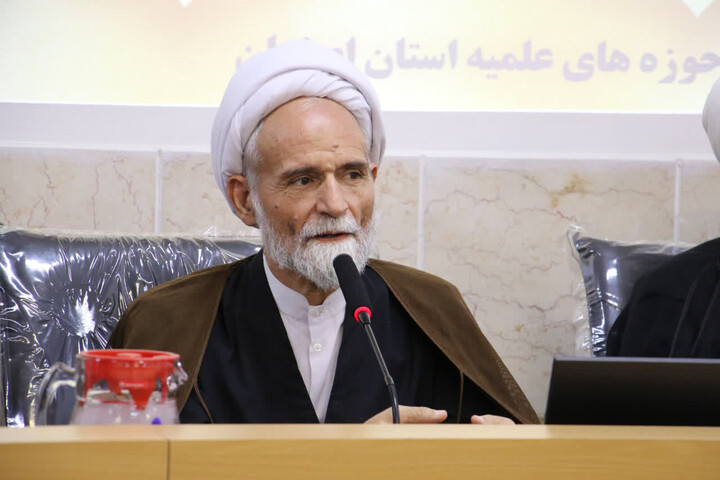 تصاویر| نشست ماهانه مدیران مدارس علمیه استان اصفهان