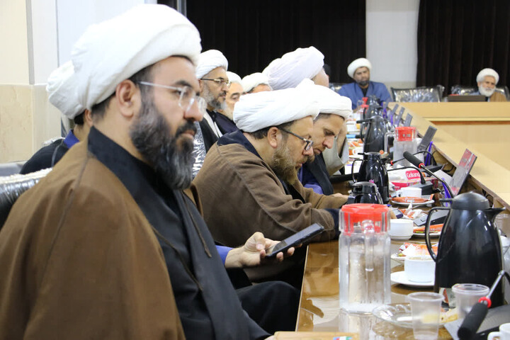 تصاویر| نشست ماهانه مدیران مدارس علمیه استان اصفهان