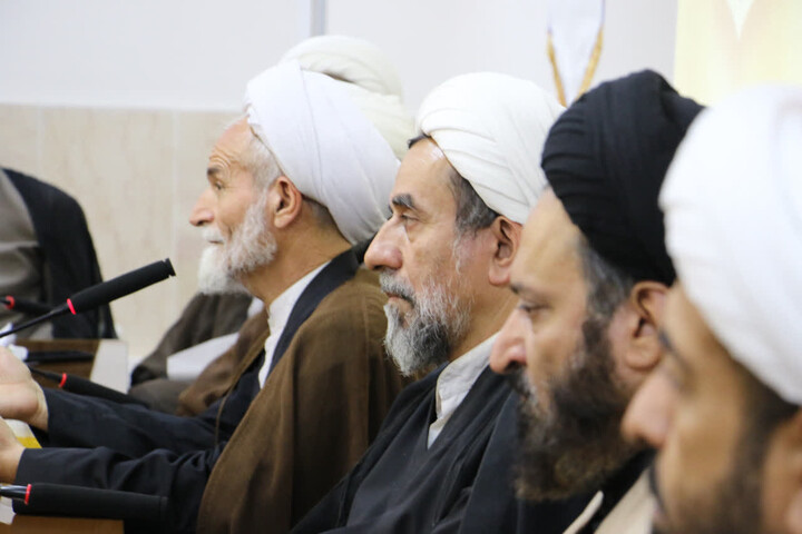 تصاویر| نشست ماهانه مدیران مدارس علمیه استان اصفهان