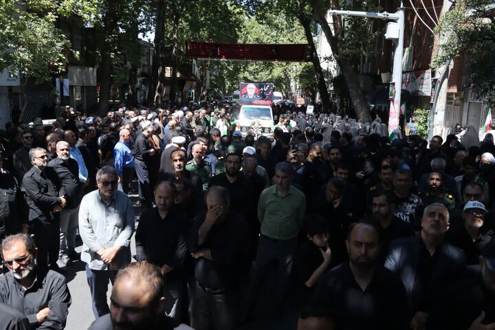 تصاویر/ حضورنماینده ولی فقیه در مازندران در مراسم تشییع پیکر شهید سردار شهید محمد اکبرزاده